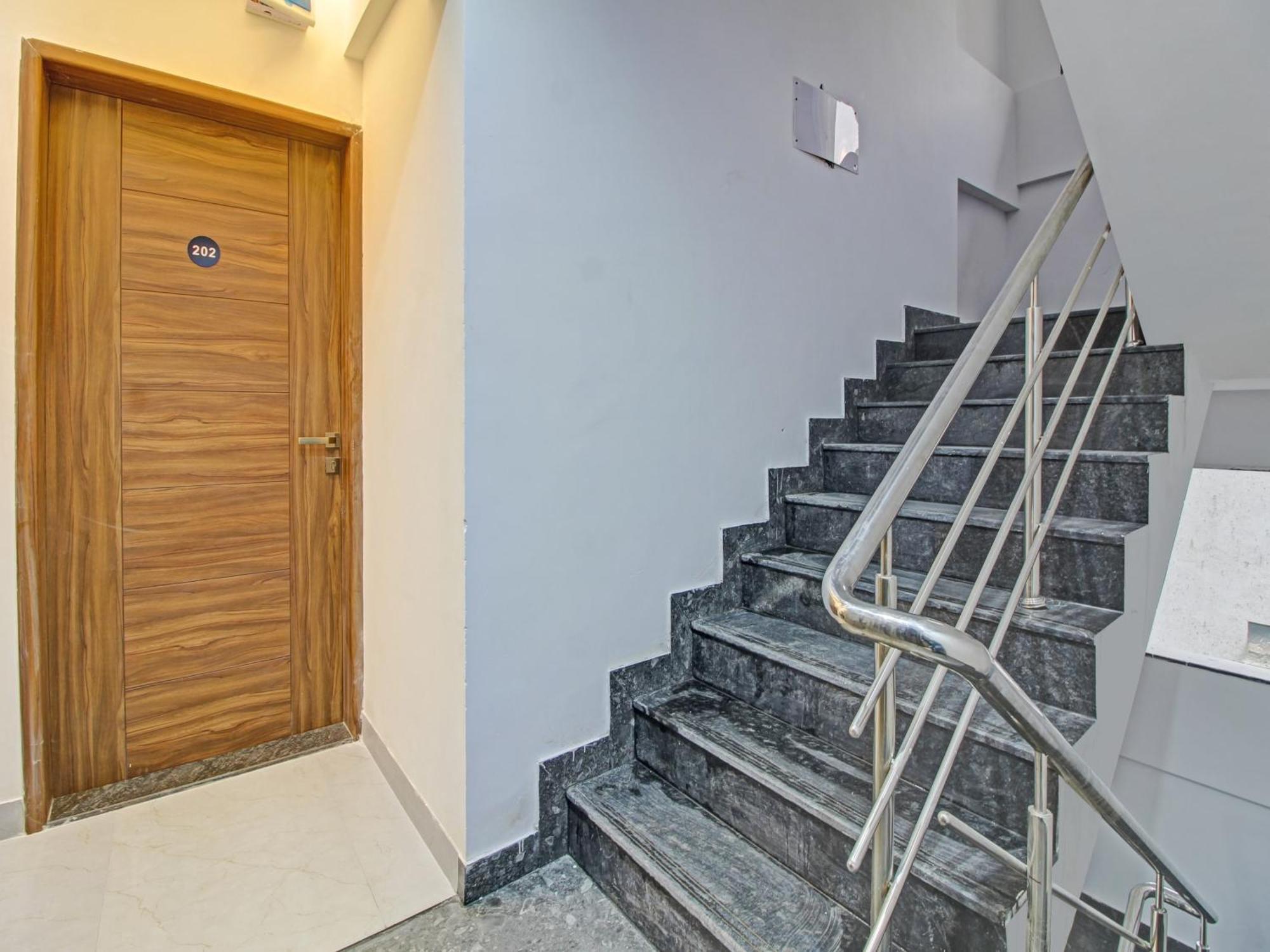 Collection O Crystal Hotel Pimpri-Chinchwad Exterior foto
